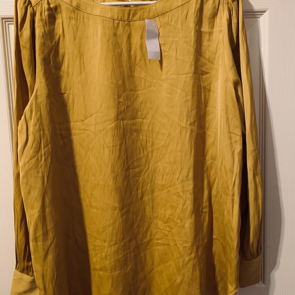 Loft Satiny shirt Size Large NWT